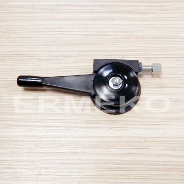 Maneta de acceleratie (throttle lever tractors - left rotation) pentru diferite modele de tractorase - ER6301354