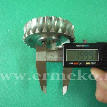 Pinion ( roata melcata )