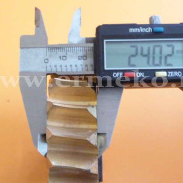 Pinion bronz RK02